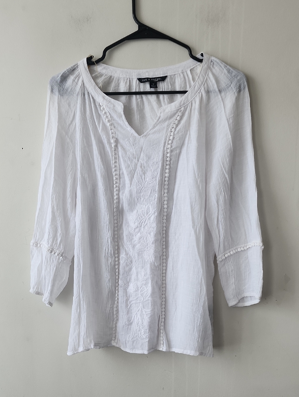 Zac & Rachel White Embroidered Peasant Blouse. New Without Tag